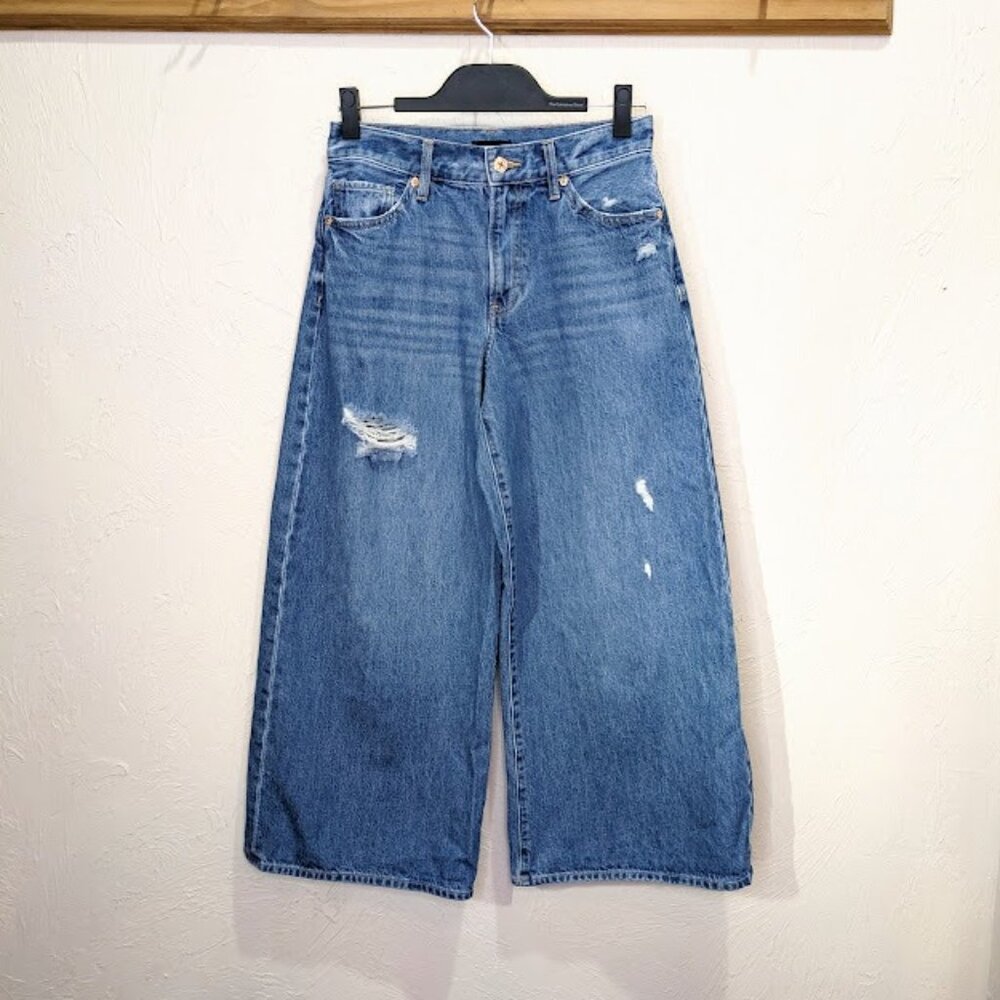 Express High Waisted Medium Wash Ripped Wide Leg Ankle Jeans Size 6 R